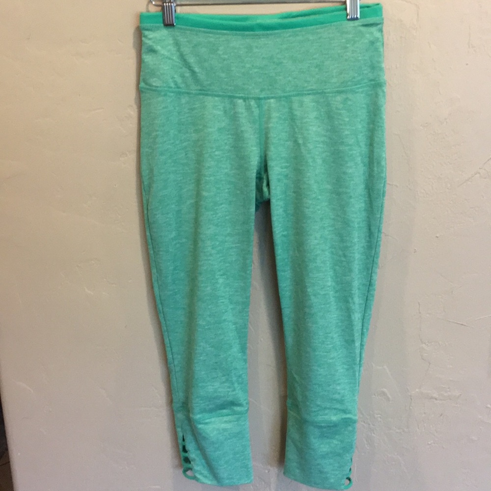 Prana yoga capris size medium